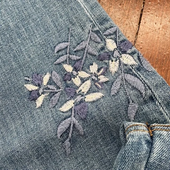 Talbots Flawless Floral Embroidery Girlfriend Jeans - Picture 3 of 8